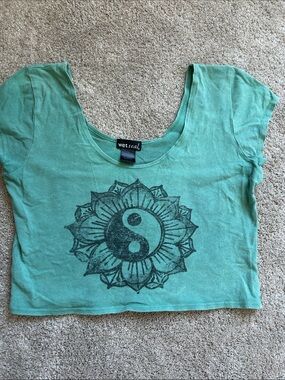 Wet Seal Aqua Scoop Neck Yin Yang Crop Top